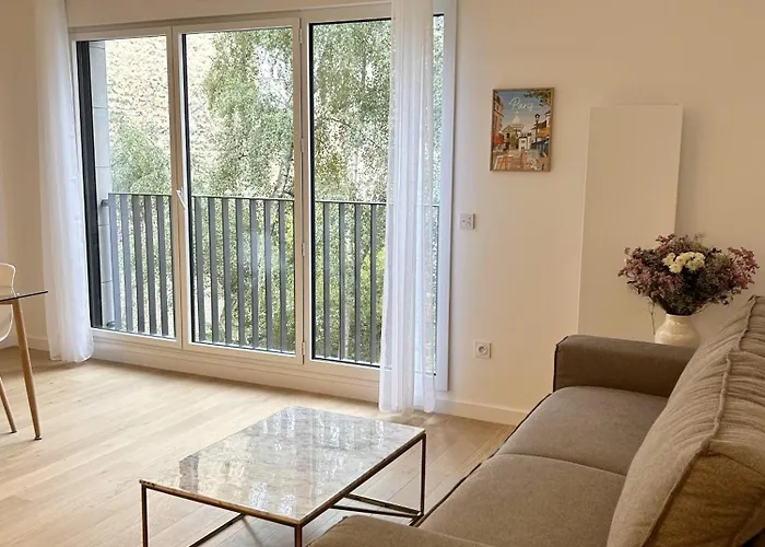 Nice Flat Paris Clichy